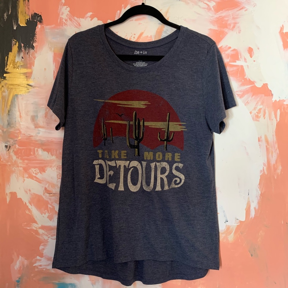 Graphic tee 🌵